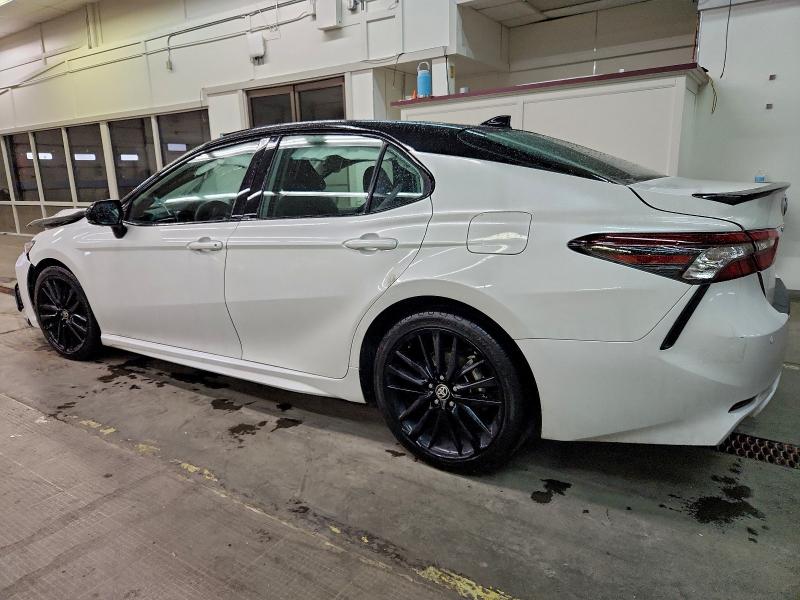 Фото 2 - TOYOTA CAMRY