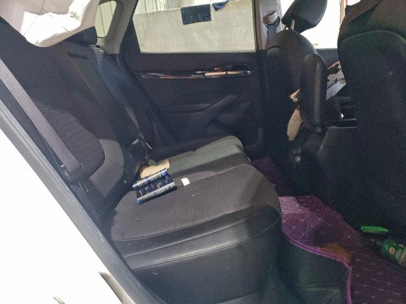 Фото 11 - KIA SELTOS