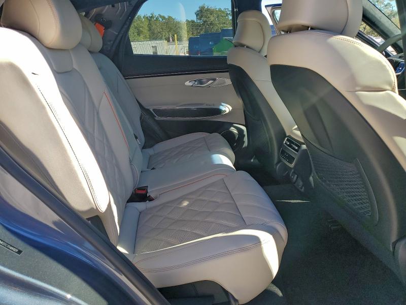 Фото 11 - GENESIS GV70 SPORT