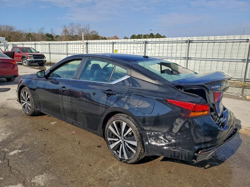 Фото 2 - NISSAN ALTIMA