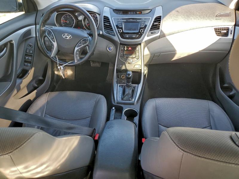 Фото 8 - HYUNDAI ELANTRA