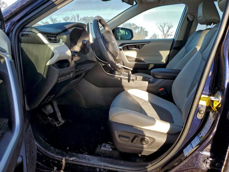 Фото 7 - TOYOTA RAV4