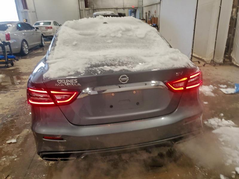 Фото 6 - NISSAN MAXIMA