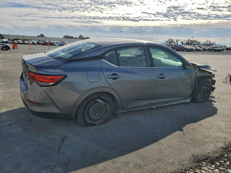 Фото 3 - NISSAN SENTRA