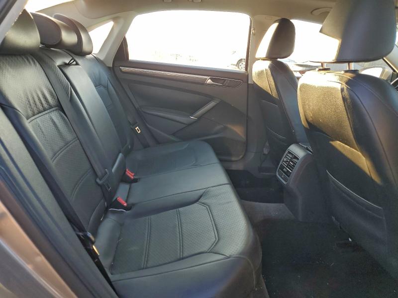 Фото 10 - VOLKSWAGEN PASSAT