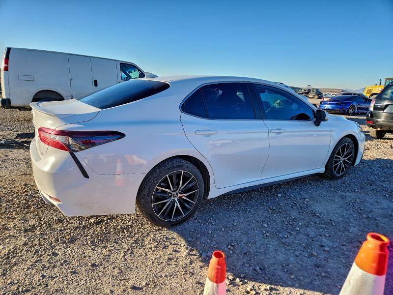 Фото 3 - TOYOTA CAMRY