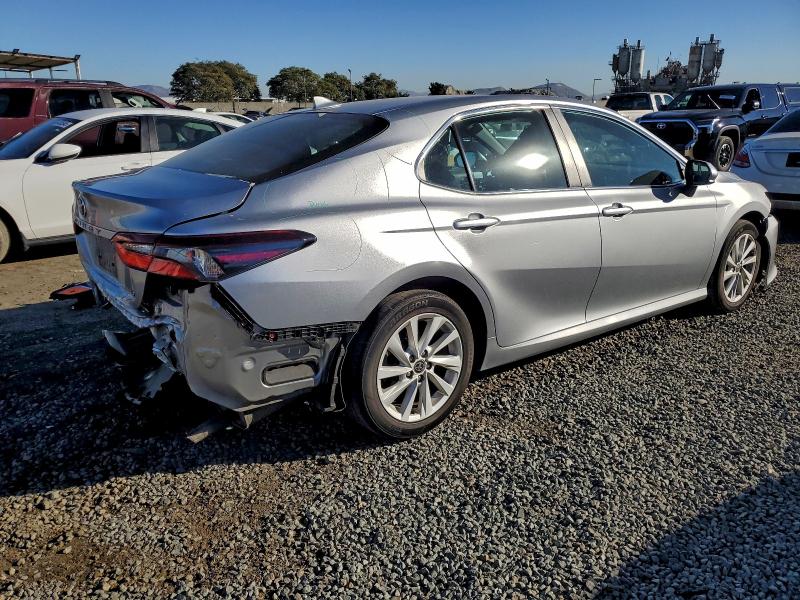 Фото 3 - TOYOTA CAMRY