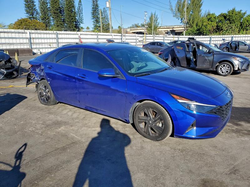 Фото 4 - HYUNDAI ELANTRA