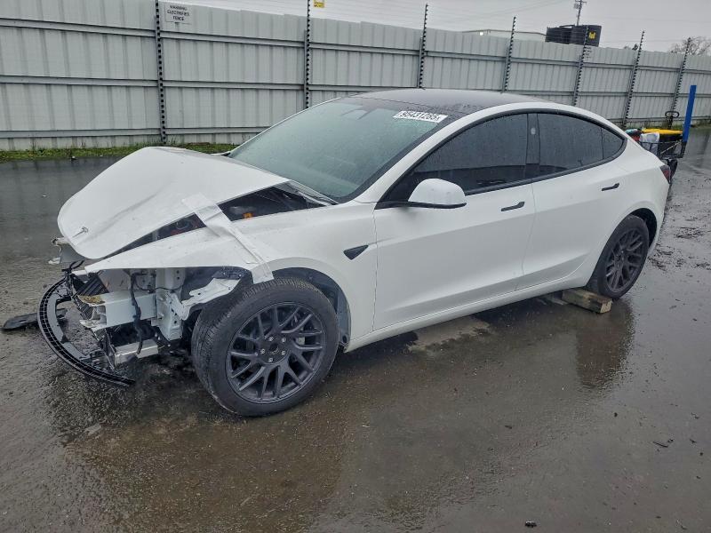 Фото 1 - TESLA MODEL 3