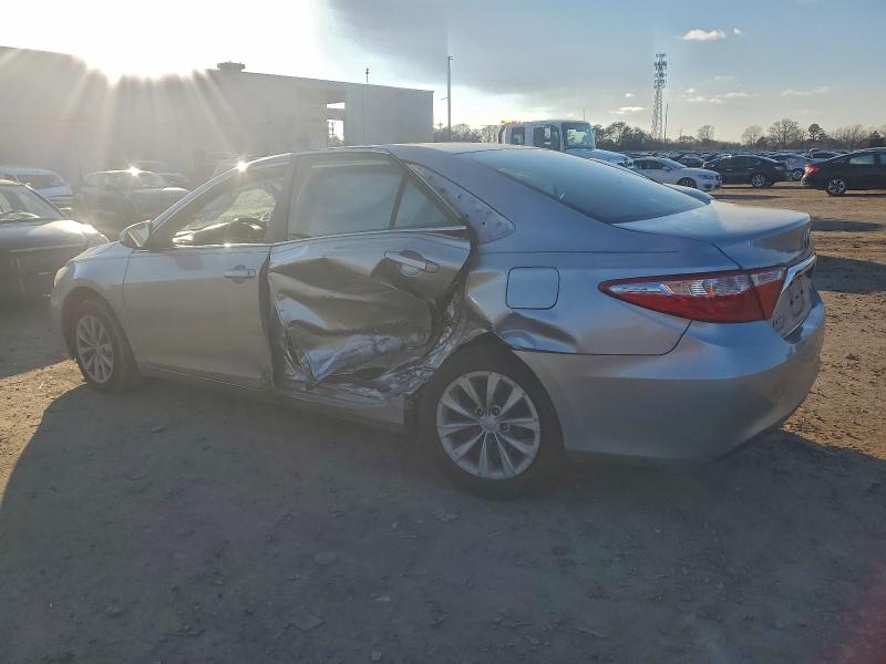 Фото 2 - TOYOTA CAMRY