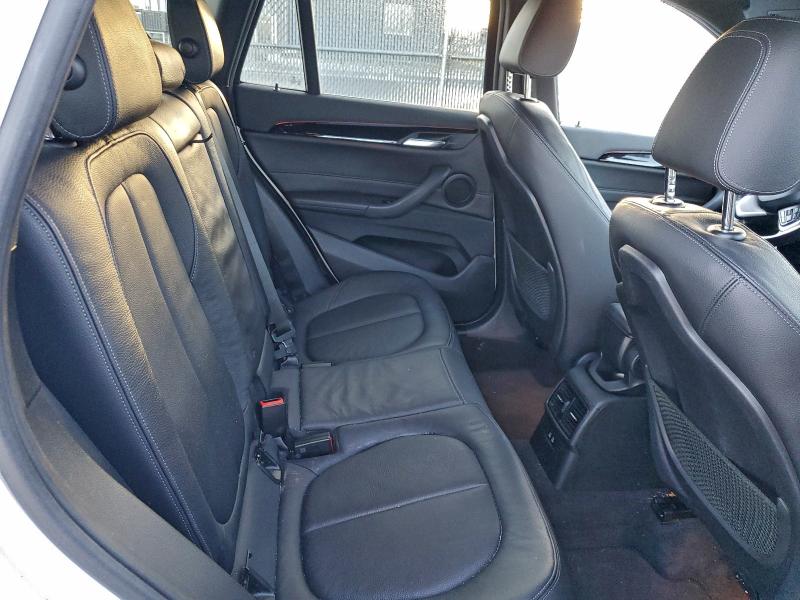 Фото 11 - BMW X1