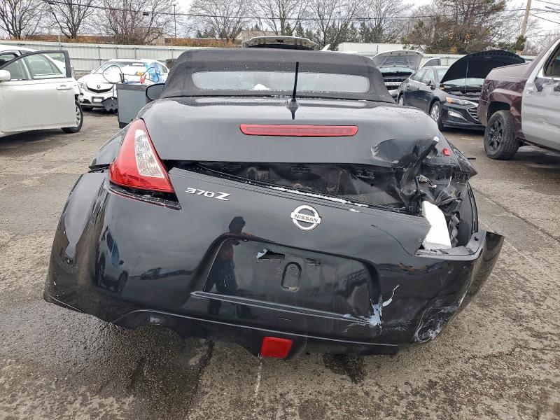 Фото 6 - NISSAN 370Z