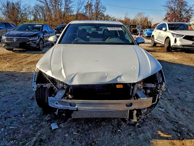 Фото 5 - AUDI A4