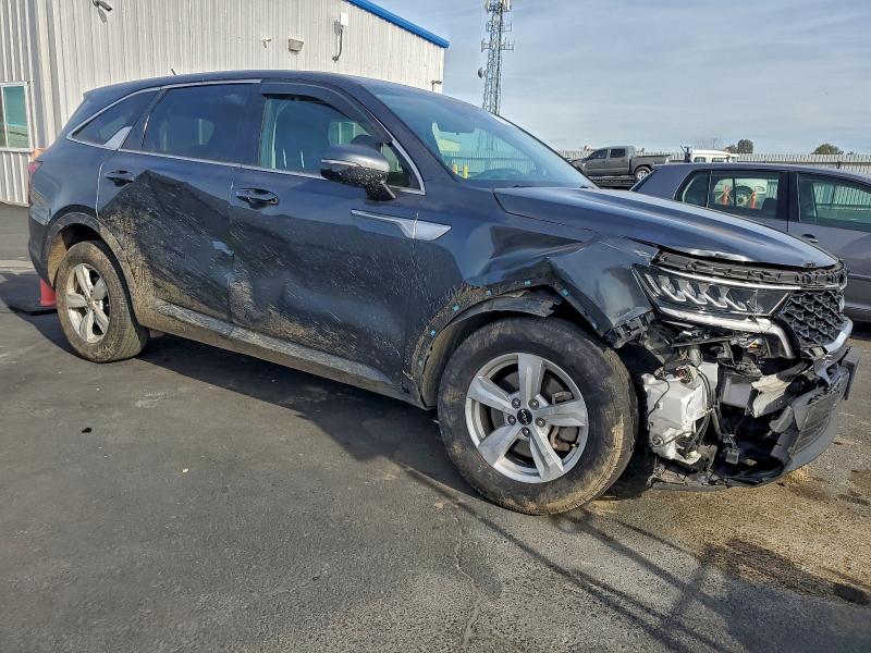 Фото 4 - KIA SORENTO