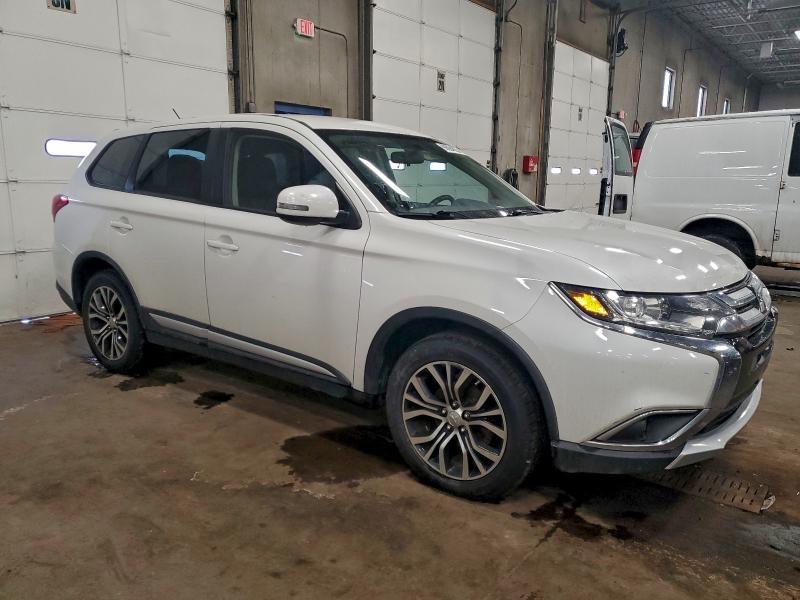 Фото 4 - MITSUBISHI OUTLANDER