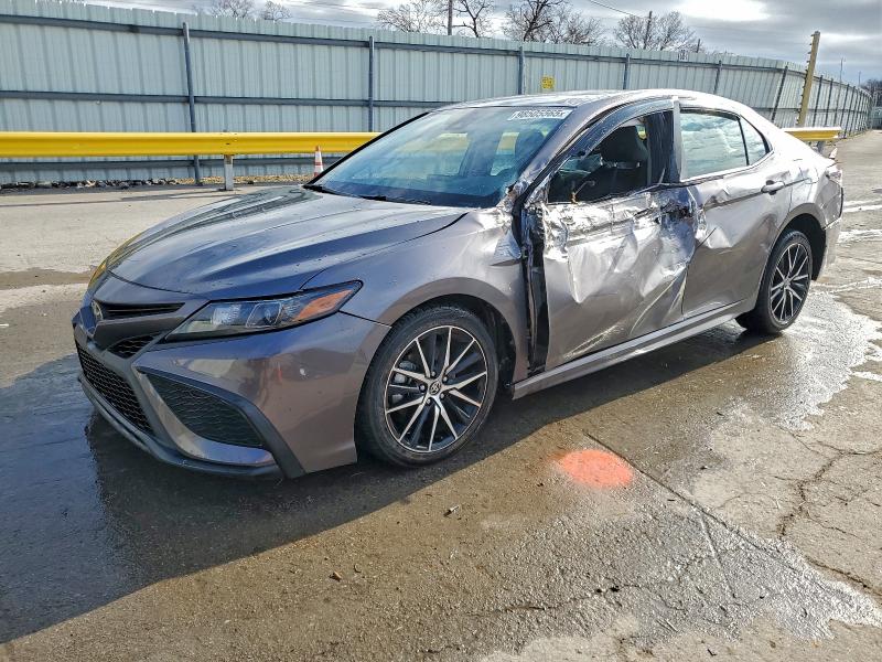 Фото 1 - TOYOTA CAMRY