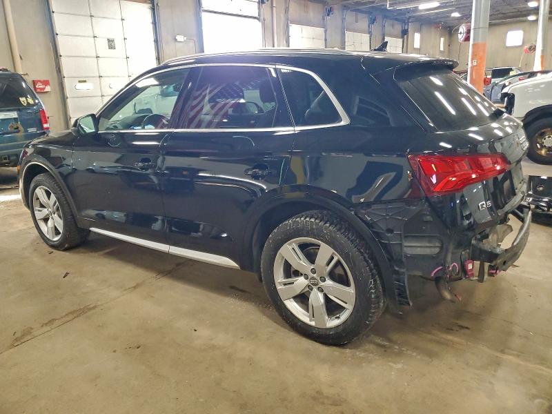 Фото 2 - AUDI Q5