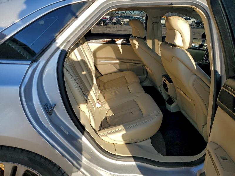 Фото 10 - LINCOLN MKZ