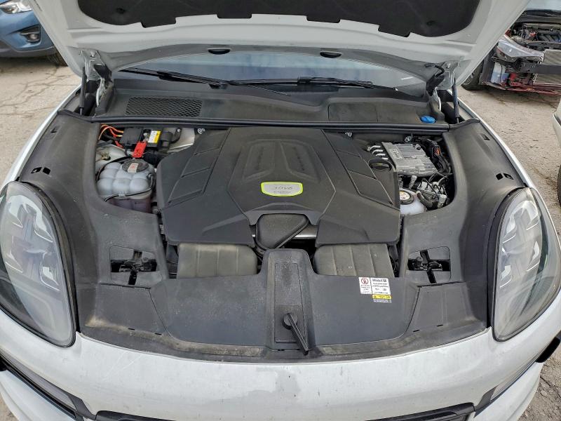 Фото 12 - PORSCHE CAYENNE