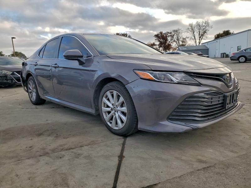 Фото 4 - TOYOTA CAMRY