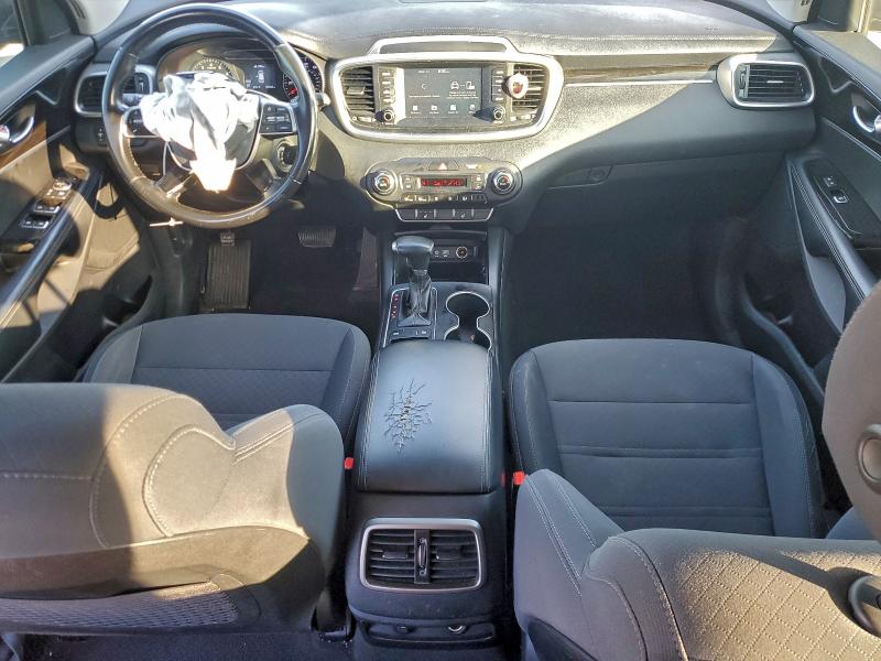 Фото 8 - KIA SORENTO