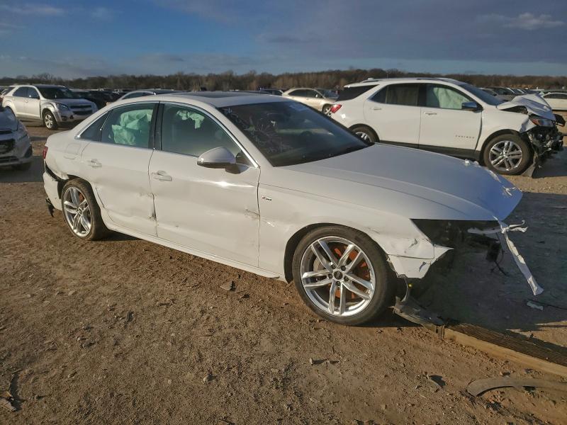 Фото 4 - AUDI A4