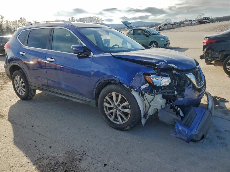 Фото 4 - NISSAN ROGUE