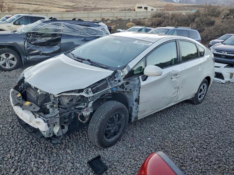 Фото 1 - TOYOTA PRIUS