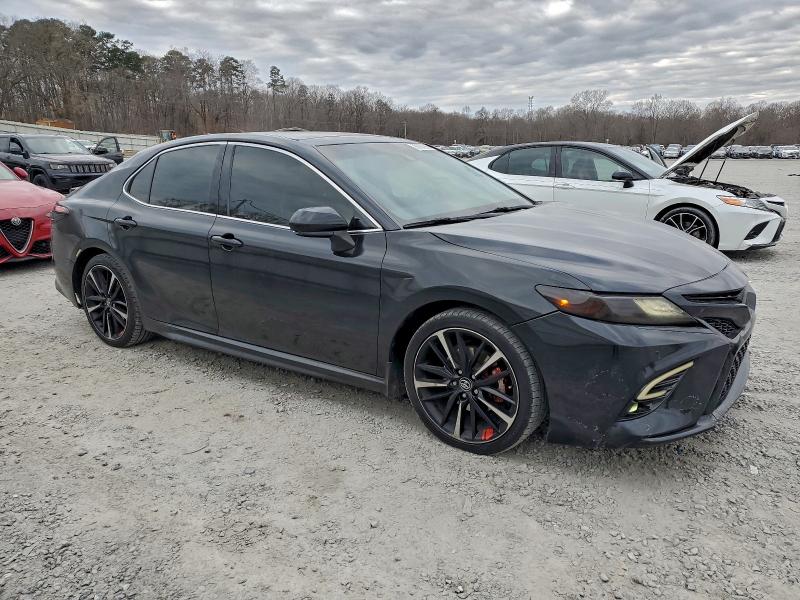 Фото 4 - TOYOTA CAMRY