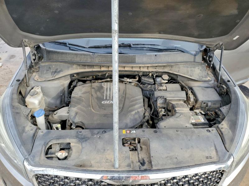 Фото 12 - KIA SORENTO