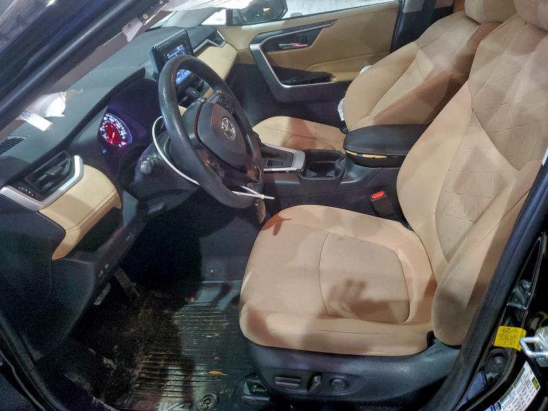 Фото 7 - TOYOTA RAV4