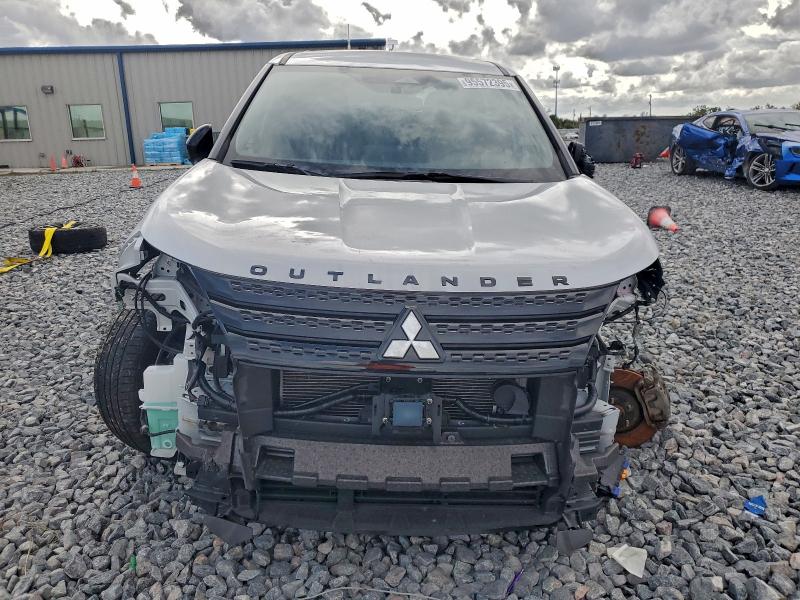 Фото 5 - MITSUBISHI OUTLANDER