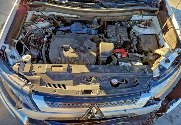 Фото 11 - MITSUBISHI OUTLANDER