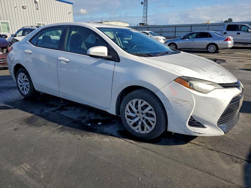 Фото 4 - TOYOTA COROLLA