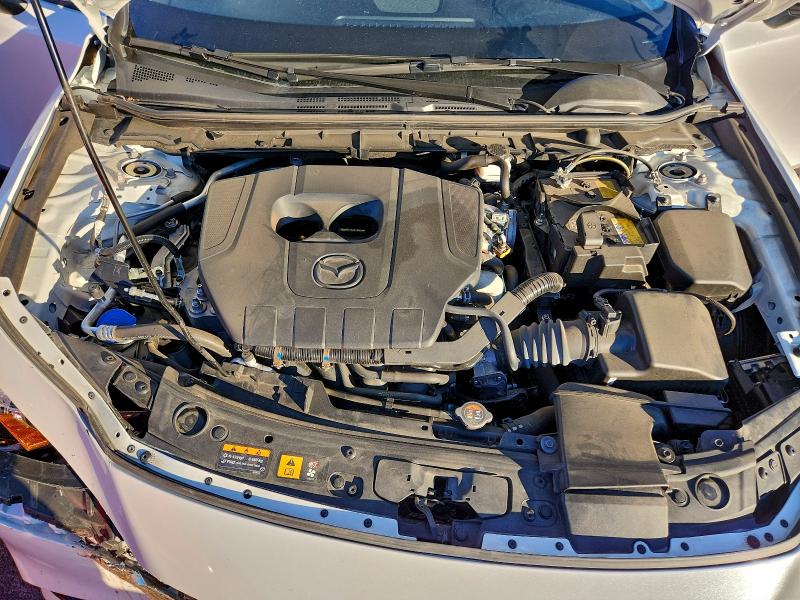 Фото 11 - MAZDA 3