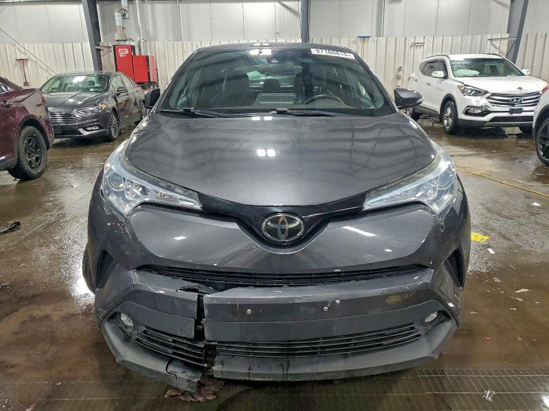 Фото 5 - TOYOTA C-HR