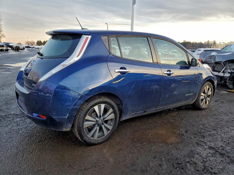Фото 3 - NISSAN LEAF
