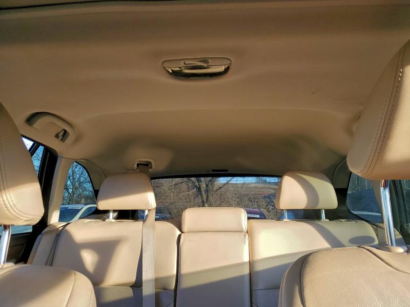 Фото 10 - SUBARU OUTBACK