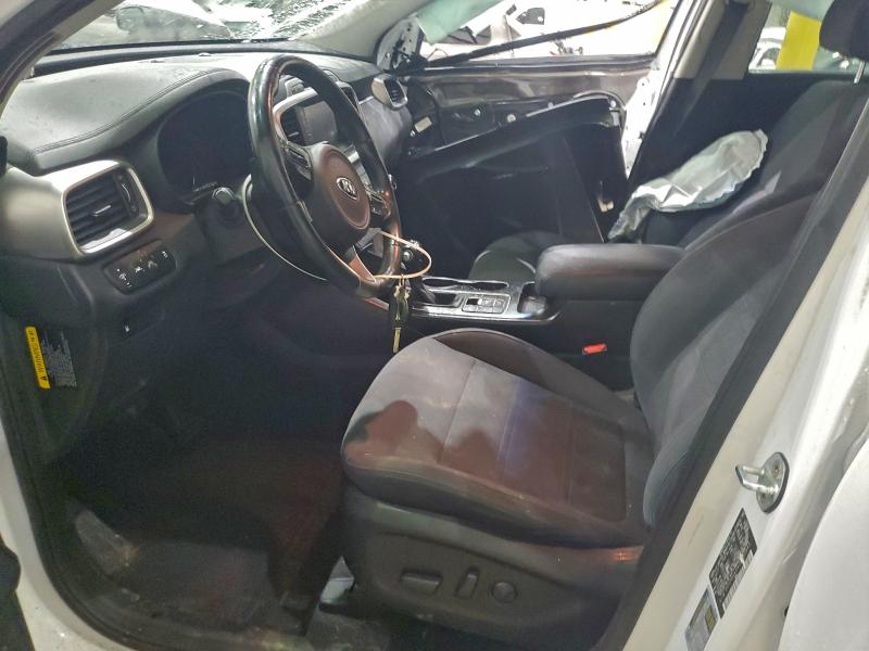 Фото 7 - KIA SORENTO