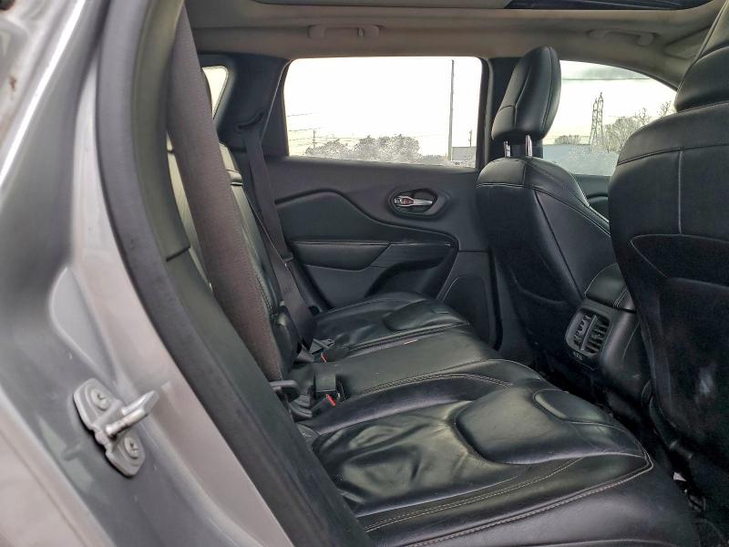 Фото 10 - JEEP GRAND CHER