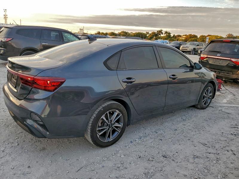 Фото 3 - KIA FORTE