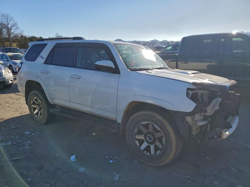 Фото 4 - TOYOTA 4RUNNER