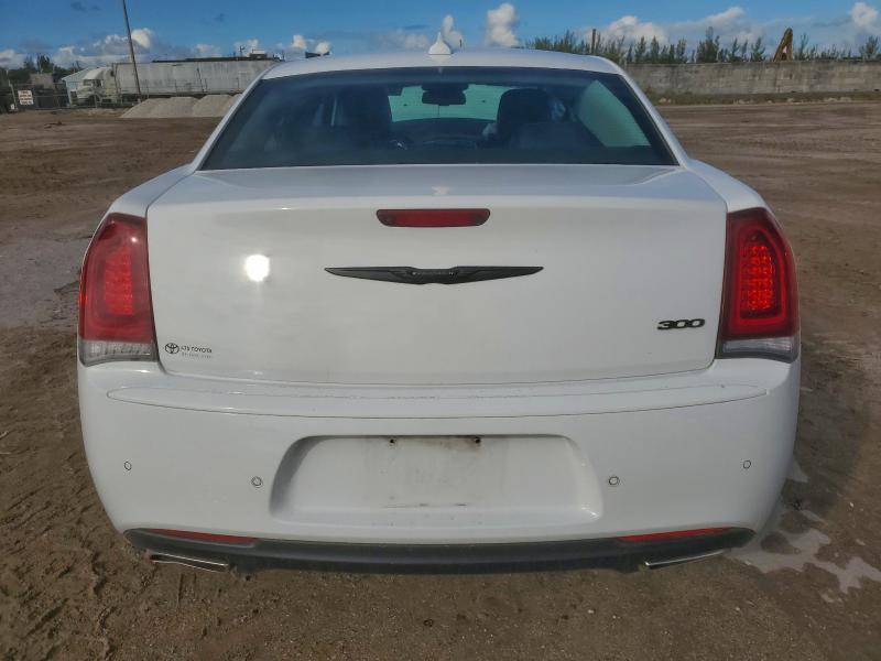 Фото 6 - CHRYSLER 300