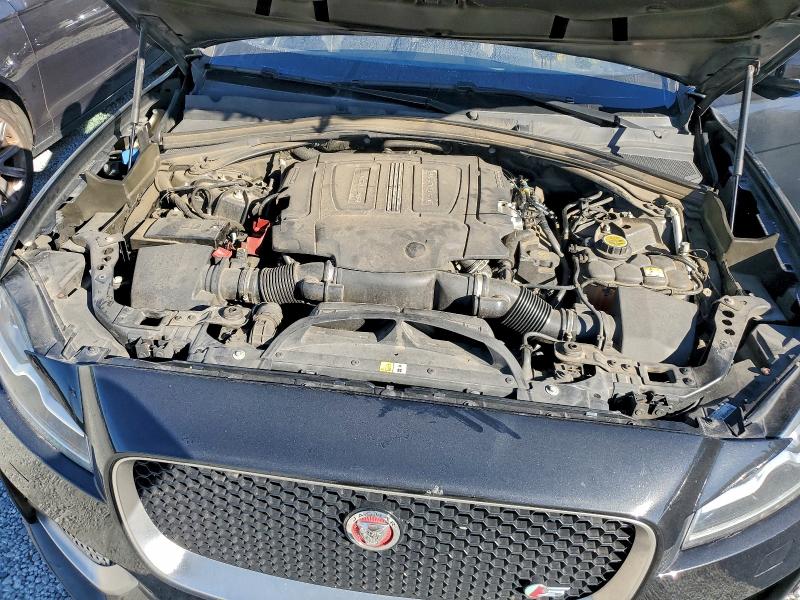 Фото 12 - JAGUAR F-PACE