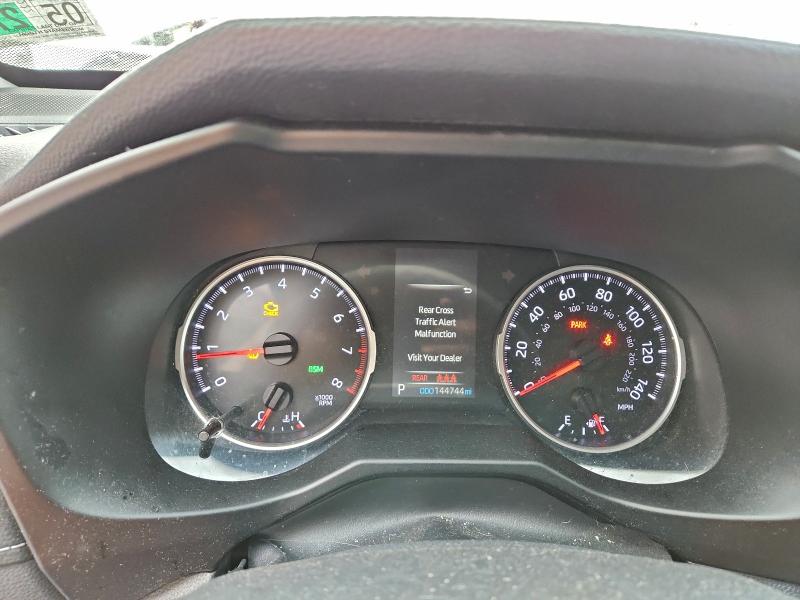 Фото 9 - TOYOTA RAV4