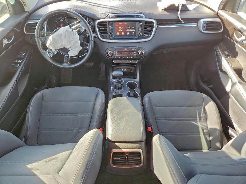 Фото 8 - KIA SORENTO