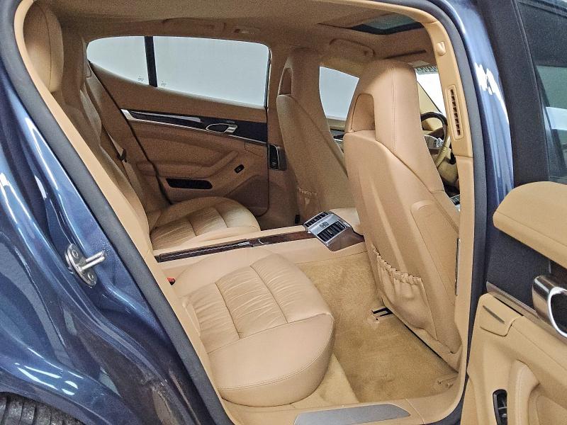 Фото 10 - PORSCHE PANAMERA