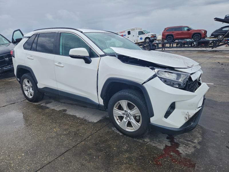 Фото 4 - TOYOTA RAV4