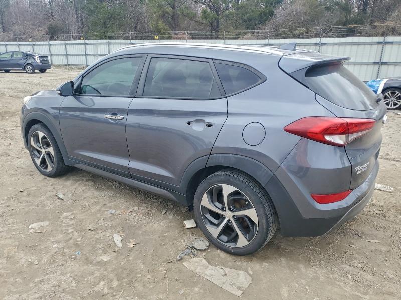 Фото 2 - HYUNDAI TUCSON