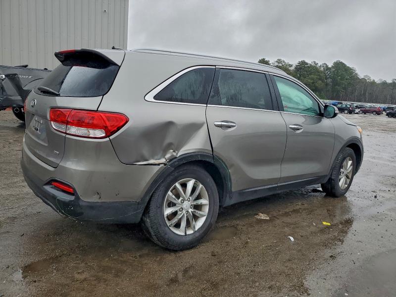 Фото 3 - KIA SORENTO